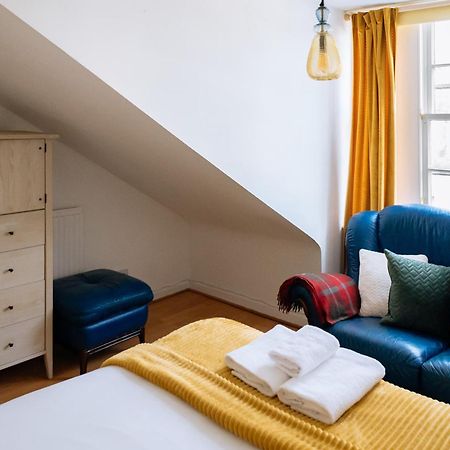 Charming 3 Bedroom Apartment In The Heart Of Vibrant Old Town Edimburgo Esterno foto