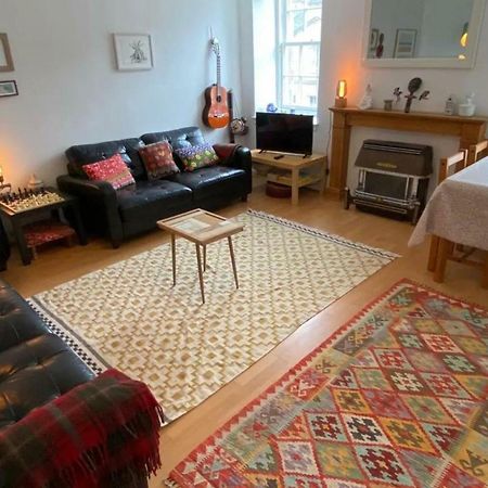 Charming 3 Bedroom Apartment In The Heart Of Vibrant Old Town Edimburgo Esterno foto