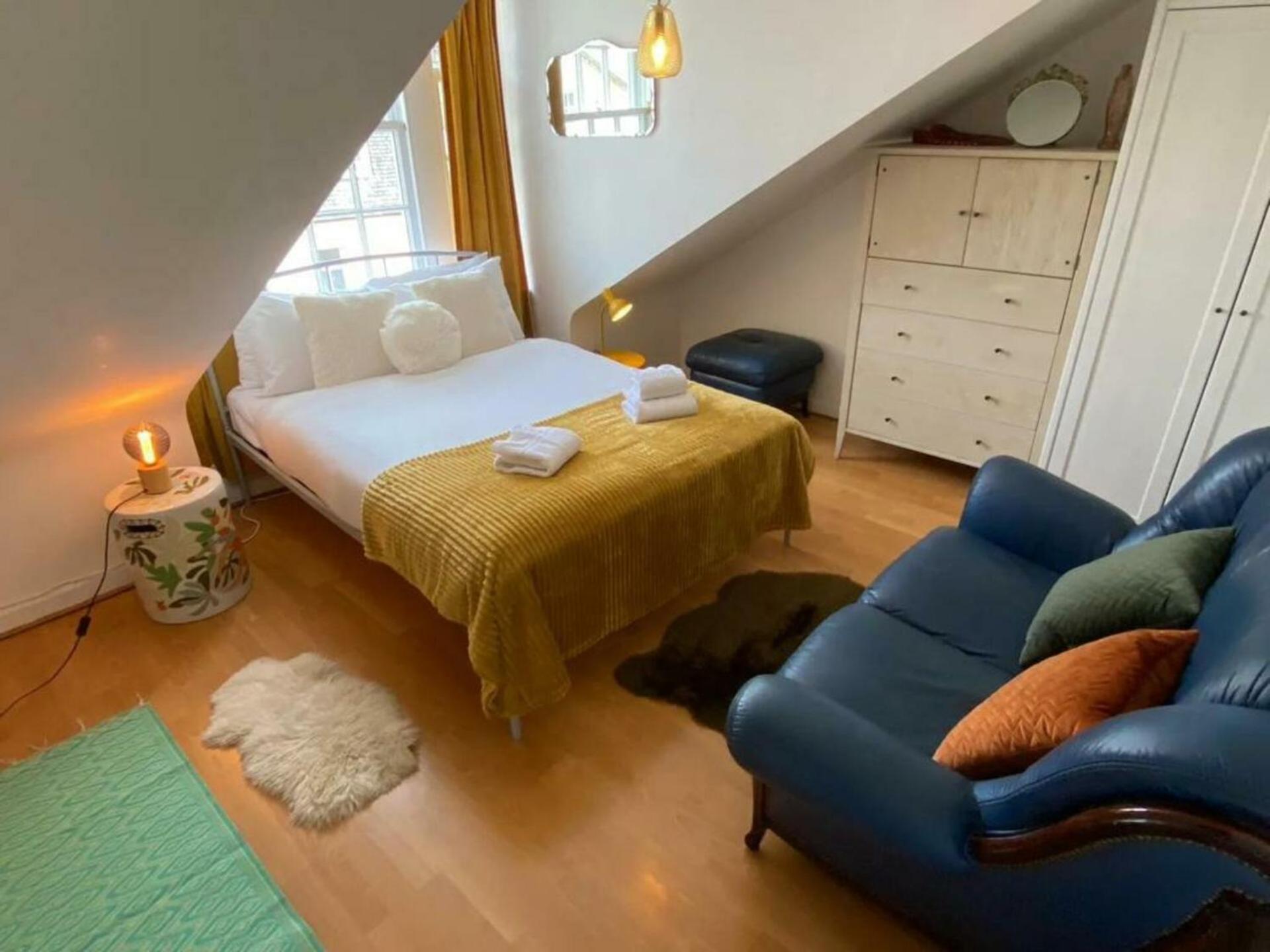 Charming 3 Bedroom Apartment In The Heart Of Vibrant Old Town Edimburgo Esterno foto