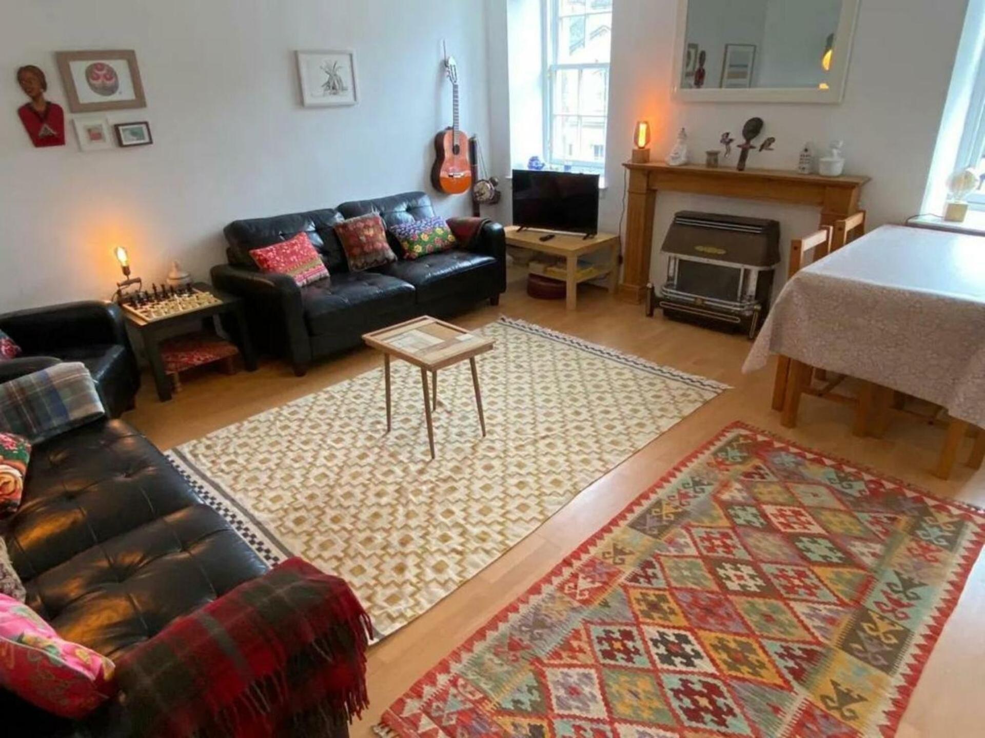 Charming 3 Bedroom Apartment In The Heart Of Vibrant Old Town Edimburgo Esterno foto
